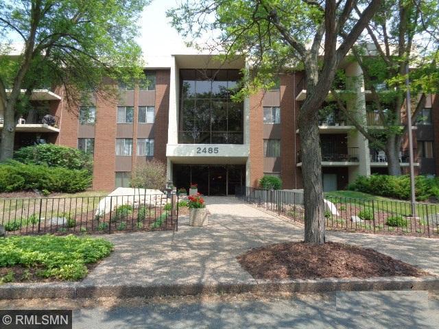 2485 Londin Ln E #118, Maplewood, MN 55119