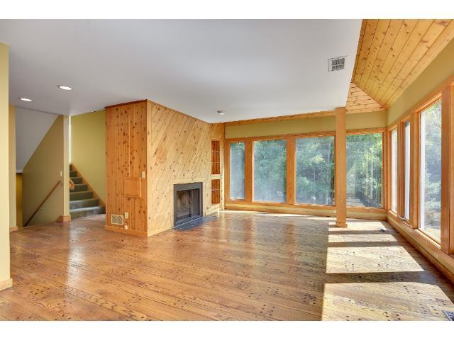5055 Kings Ct, Greenwood, MN 55331