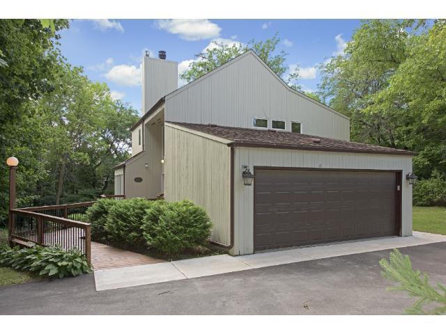 5055 Kings Ct, Greenwood, MN 55331