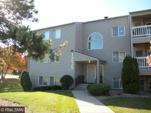 1215 Ferndale St N #A9, Maplewood, MN 55119