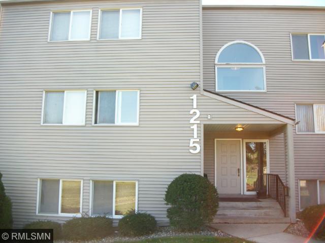 1215 Ferndale St N #A9, Maplewood, MN 55119