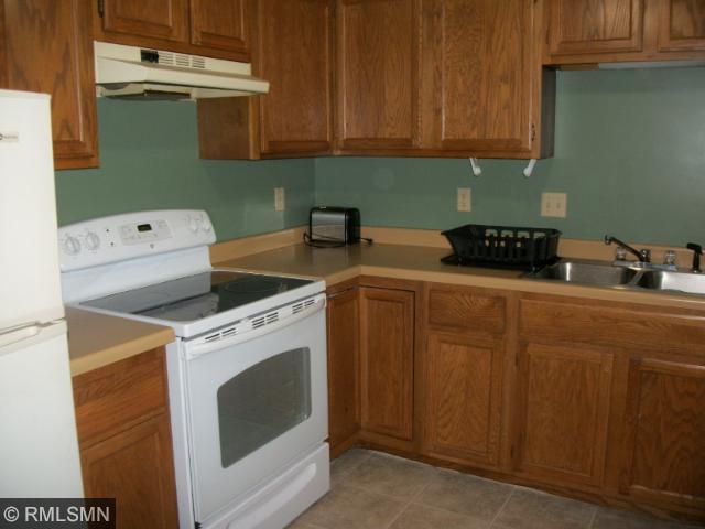 1215 Ferndale St N #A9, Maplewood, MN 55119