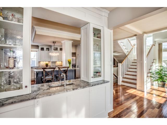 2825 E Lake Of The Isles Pw, Minneapolis, MN 55408