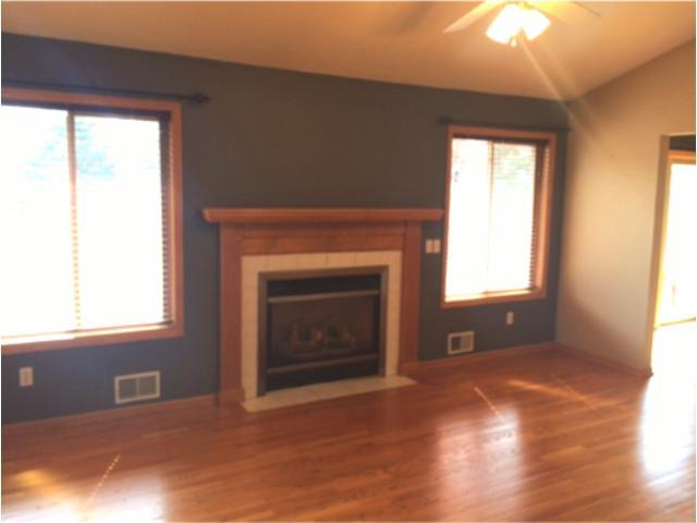 1400 Pheasant Hills Dr, Lino Lakes, MN 55038