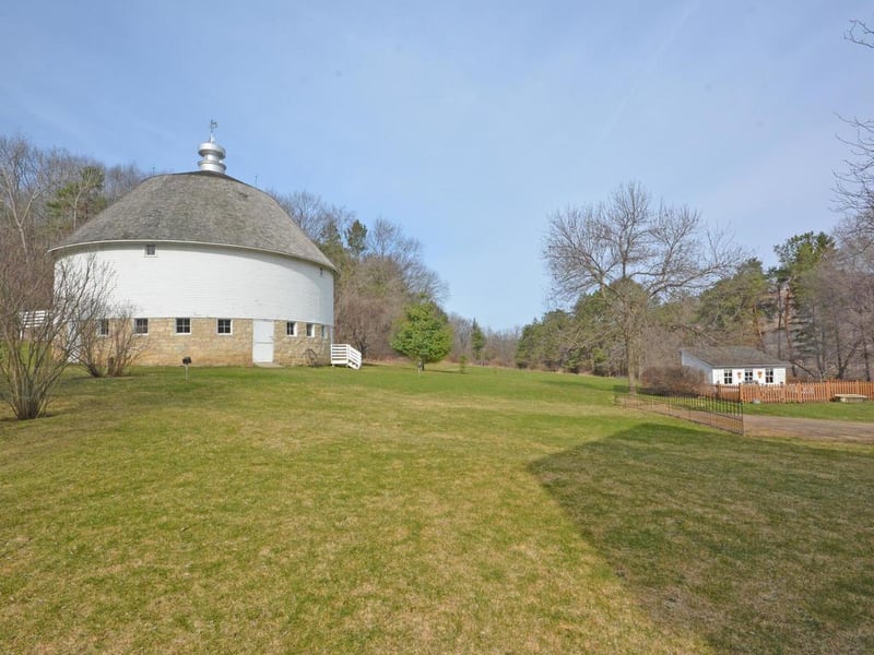 28650 Wildwood Ln, Red Wing, MN 55066