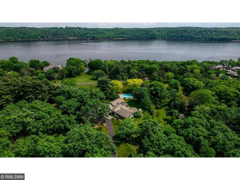 6 Point Rd, Bayport, MN 55003