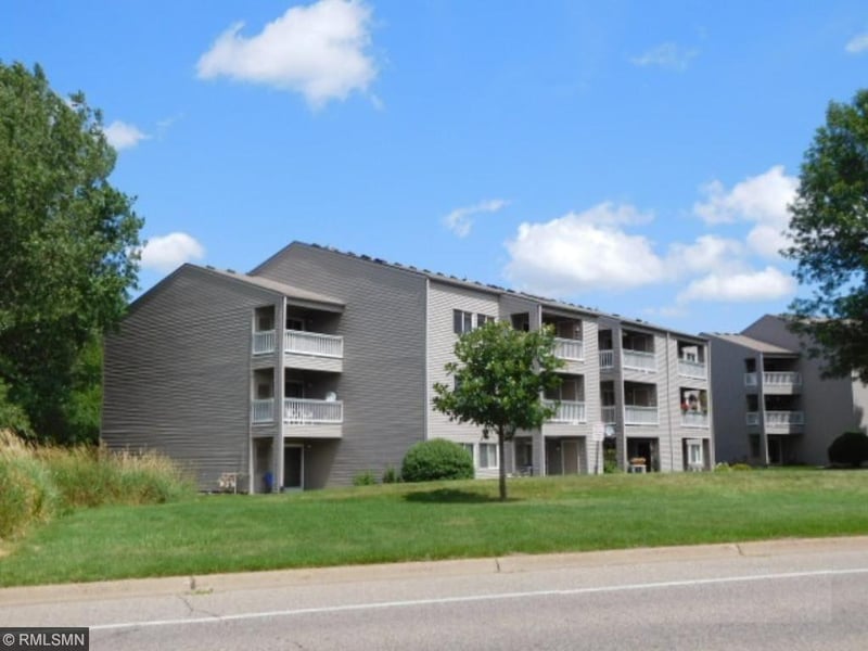 1235 Ferndale St N #C16, Maplewood, MN 55119