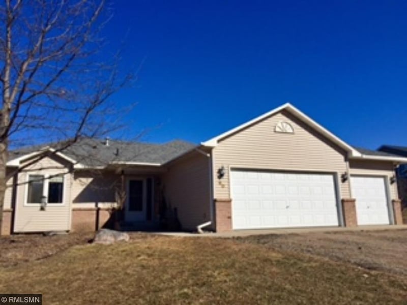80 Shady Oak Dr, Courtland, MN 56021