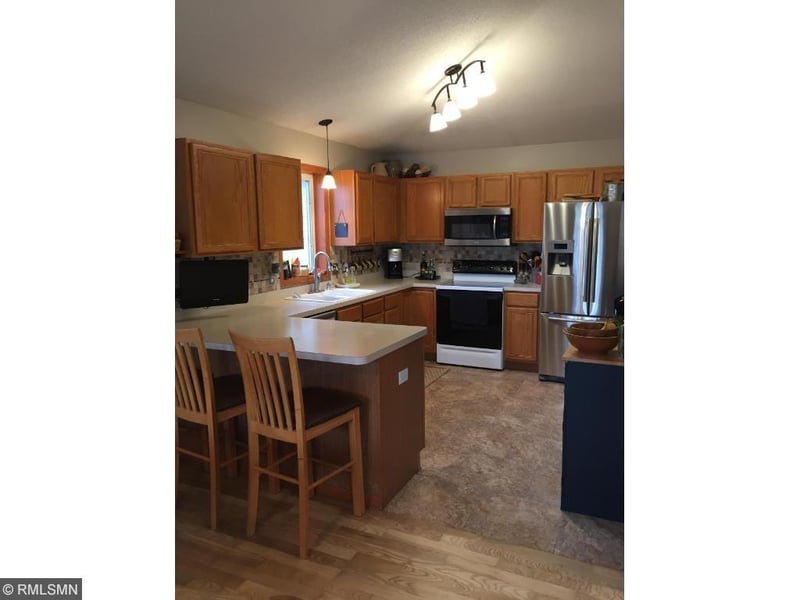 80 Shady Oak Dr, Courtland, MN 56021
