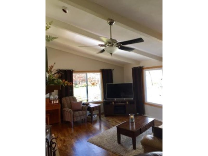 111 Lagoon Dr, Courtland, MN 56021