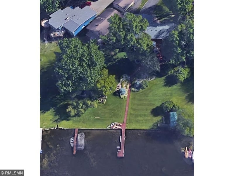 263 12 Peninsula Rd, Medicine Lake, MN 55441