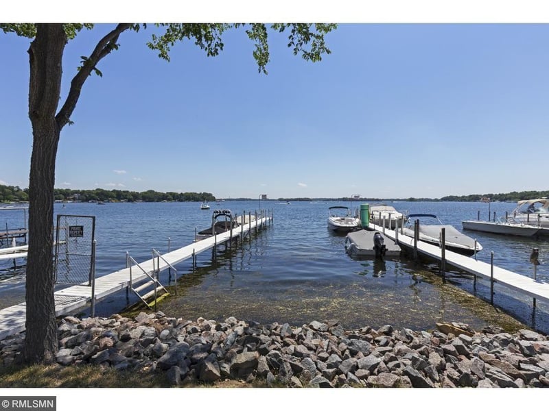 8 Shoreline Pl, Spring Park, MN 55384