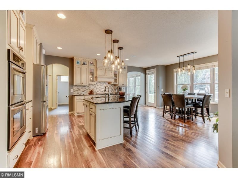 866 Woodland Dr, Little Canada, MN 55109