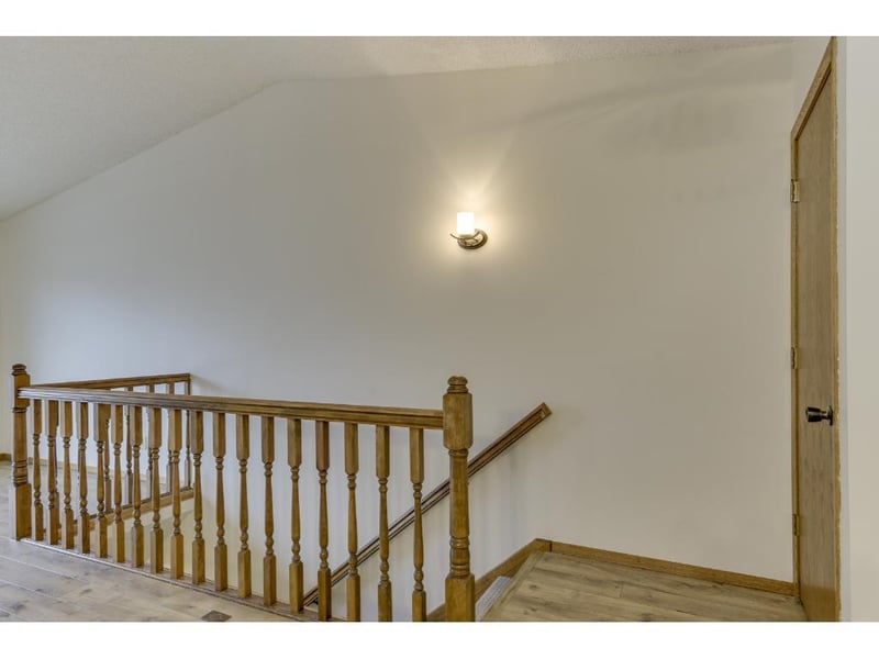 11107 N Edgewood Cir, Champlin, MN 55316