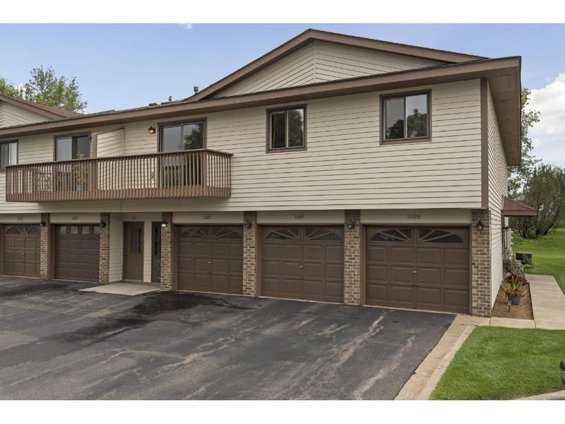 11107 N Edgewood Cir, Champlin, MN 55316