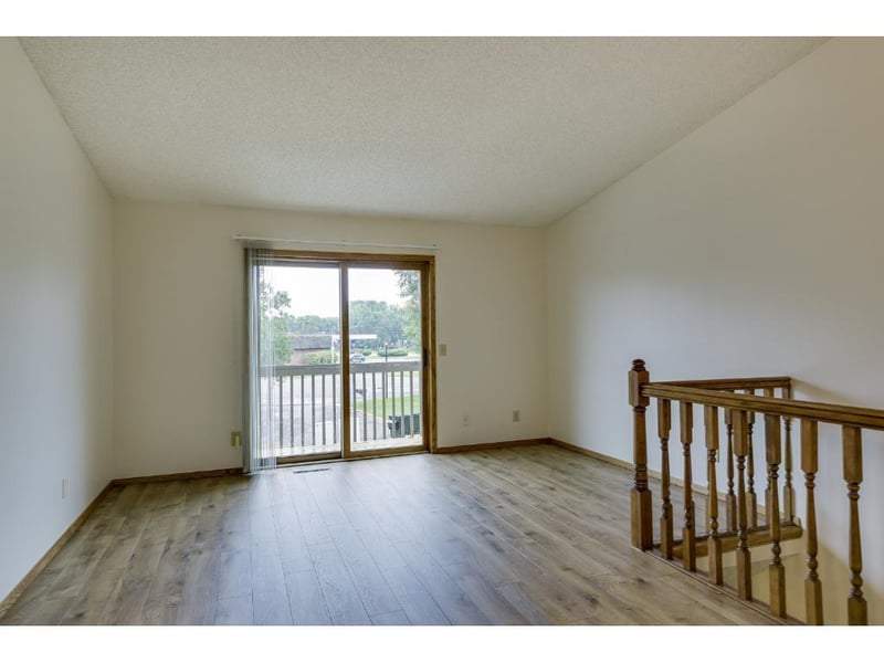 11107 N Edgewood Cir, Champlin, MN 55316
