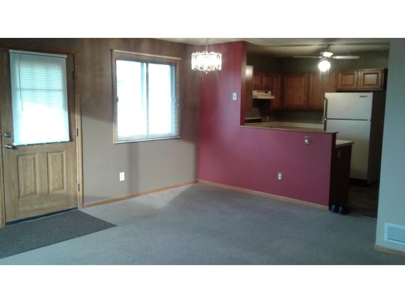 8532 S Pond Trl, Champlin, MN 55316