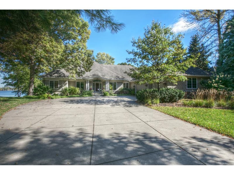 5336 Lexington Ave N, Shoreview, MN 55126