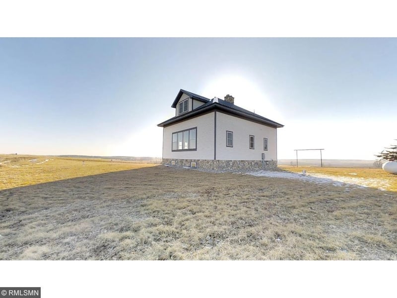 22989 NW 95th St, Sunburg, MN 56289
