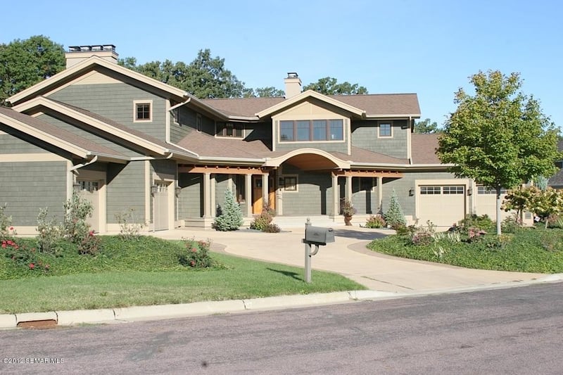 1930 Woodcrest Dr NE, Owatonna, MN 55060