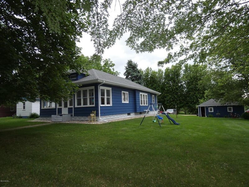 200 Broadway Ave N, Lake Wilson, MN 56151