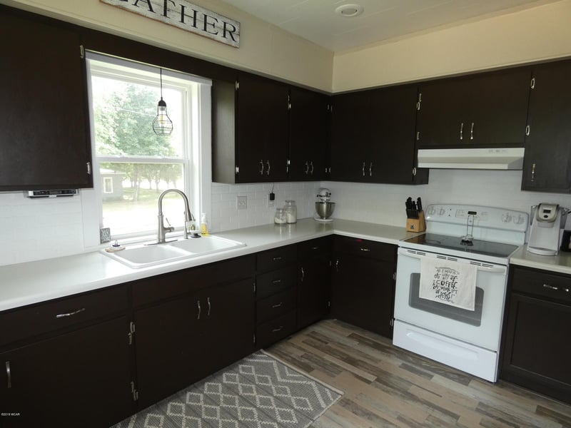 200 Broadway Ave N, Lake Wilson, MN 56151