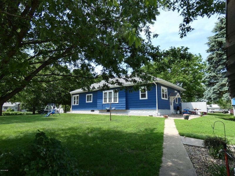 200 Broadway Ave N, Lake Wilson, MN 56151