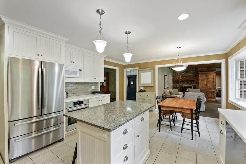 305 John St, Edina, MN 55343