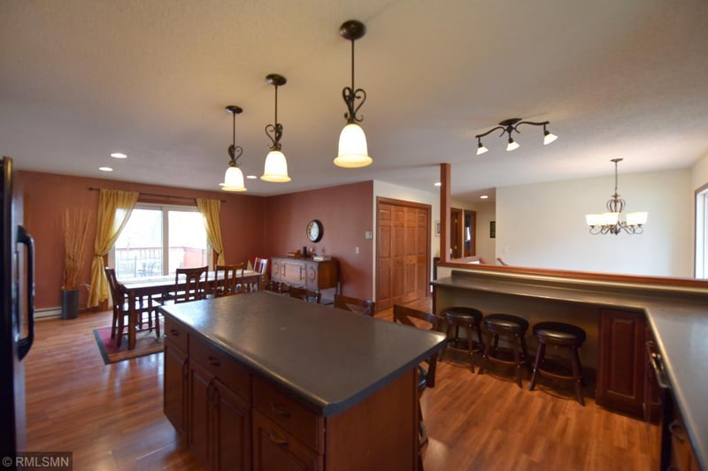 1134 Oak Knoll Dr, East Gull Lake, MN 56401
