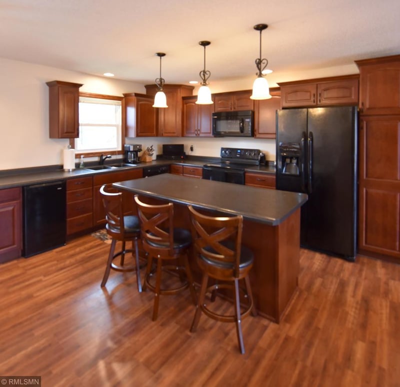 1134 Oak Knoll Dr, East Gull Lake, MN 56401