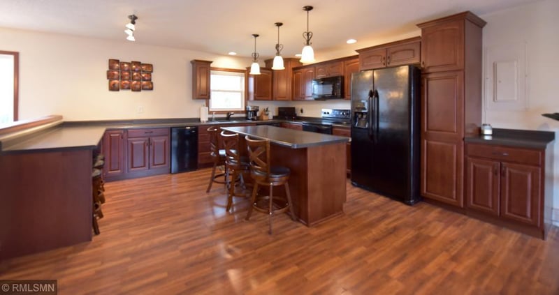 1134 Oak Knoll Dr, East Gull Lake, MN 56401