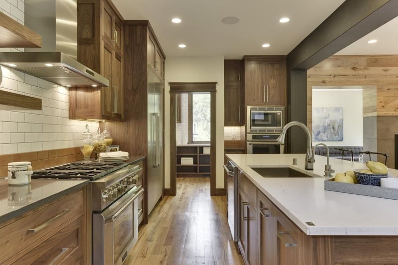 3332 W 55th St, Edina, MN 55410