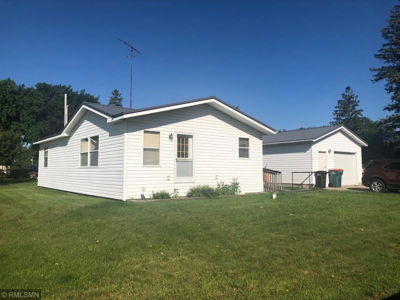 26 Pine St, Flensburg, MN 56328
