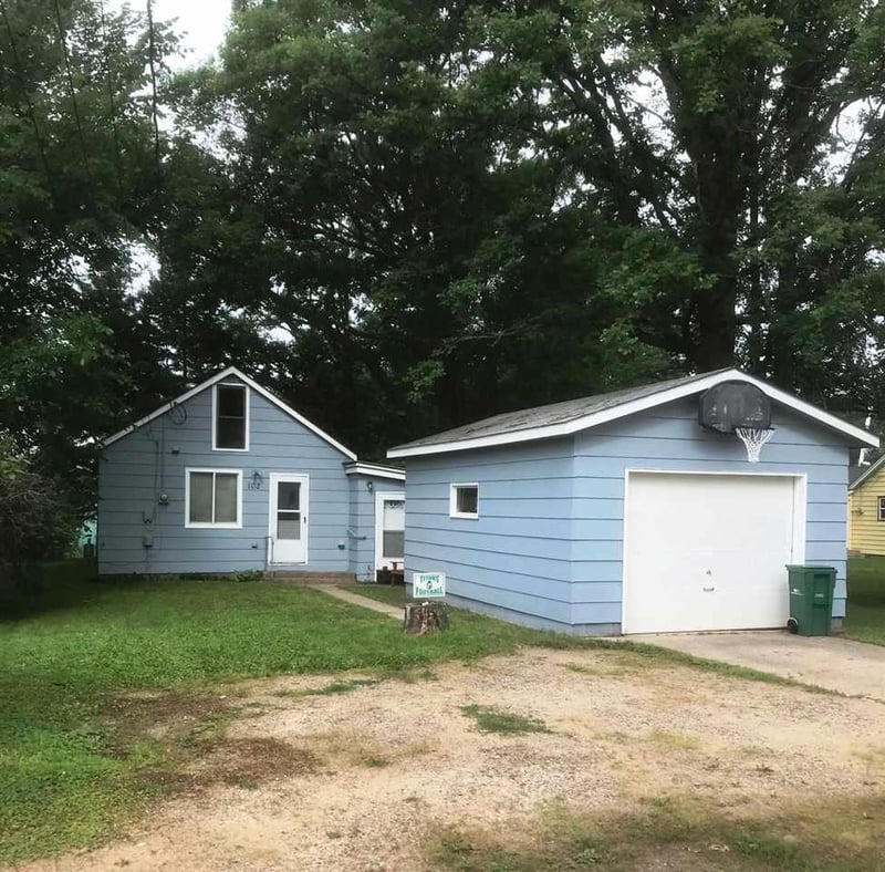 102 Harriet St, Marble, MN 55764