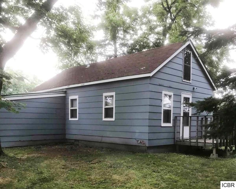 102 Harriet St, Marble, MN 55764