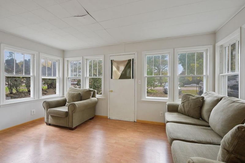 3975 Sunset Dr, Spring Park, MN 55384