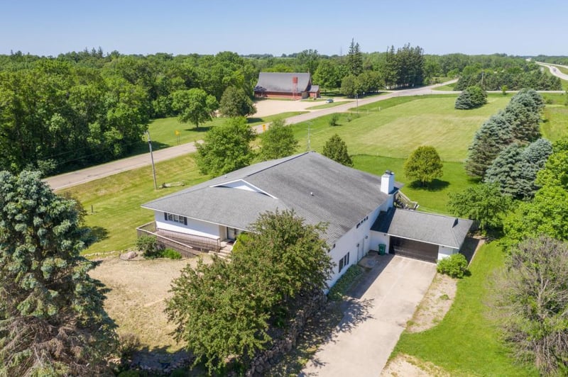 65150 220th St, Dexter, MN 55926