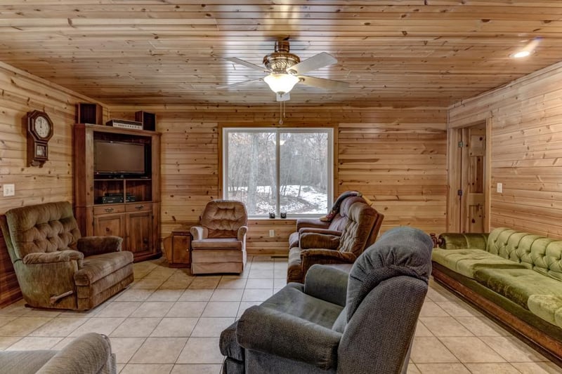 S9790 County Road H, Fairchild, WI 54741