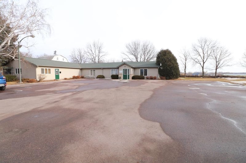 313 4th St, Courtland, MN 56021