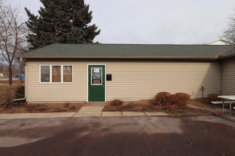 313 4th St, Courtland, MN 56021