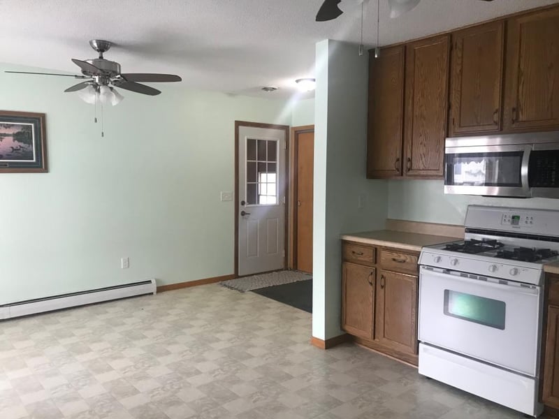 302 S Oak St, Wanda, MN 56294