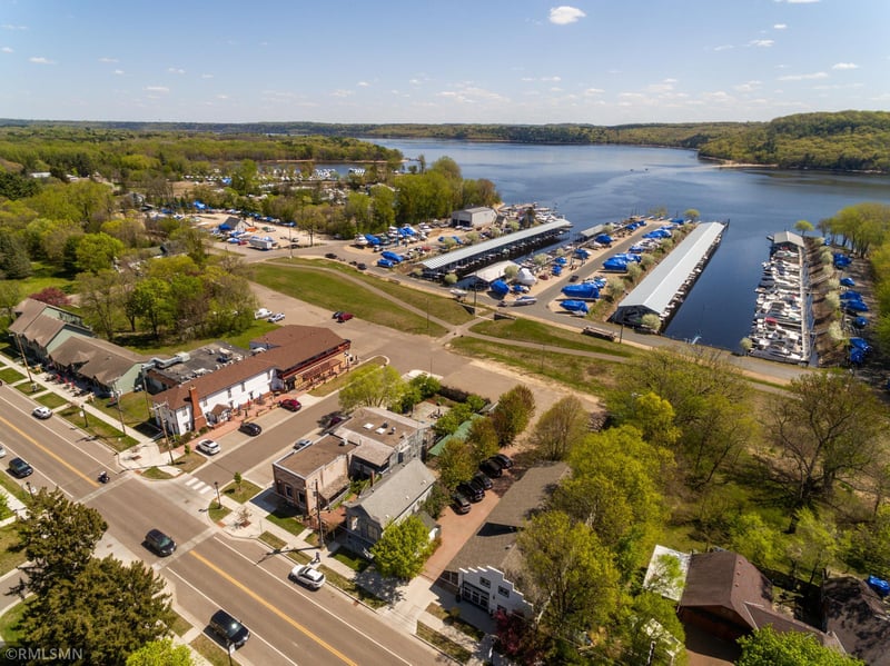 3329 Saint Croix Trl S, Afton, MN 55001