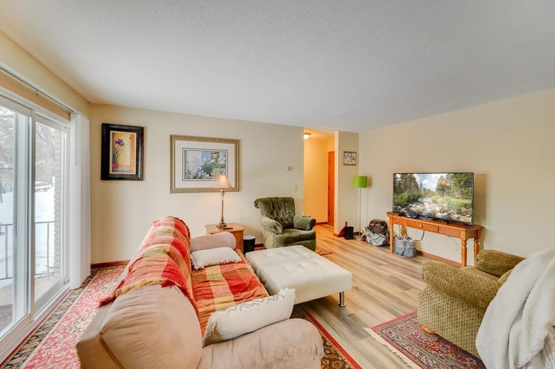 9040 Nicollet Ave S, Bloomington, MN 55420
