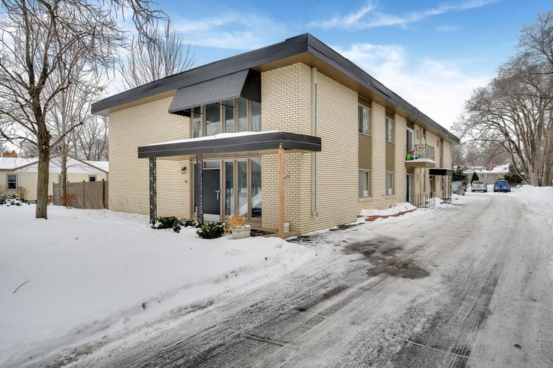 9040 Nicollet Ave S, Bloomington, MN 55420