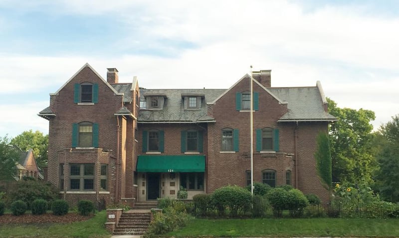 121 W Franklin Ave, Minneapolis, MN 55404