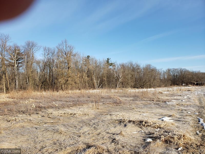 3127 Sod Rd, Grasston, MN 55030