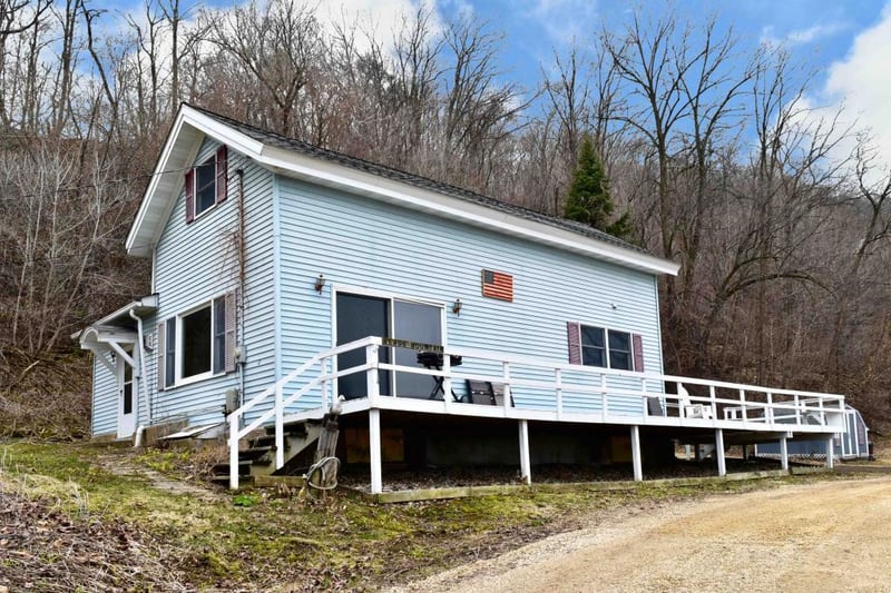 70633 Highway 61, Reads Landing, MN 55968