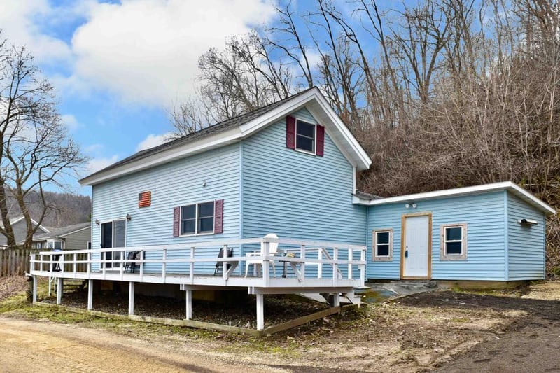 70633 Highway 61, Reads Landing, MN 55968