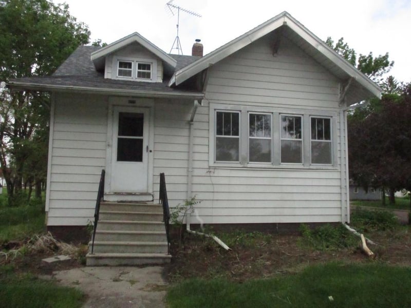 113 N 1st Ave E, Truman, MN 56088