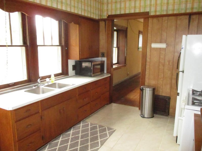 113 N 1st Ave E, Truman, MN 56088